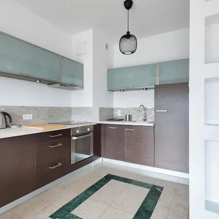 شقة Sea Breeze With Parking By Renters